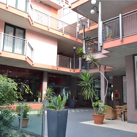 Marina Palace & Congress Hall 4*